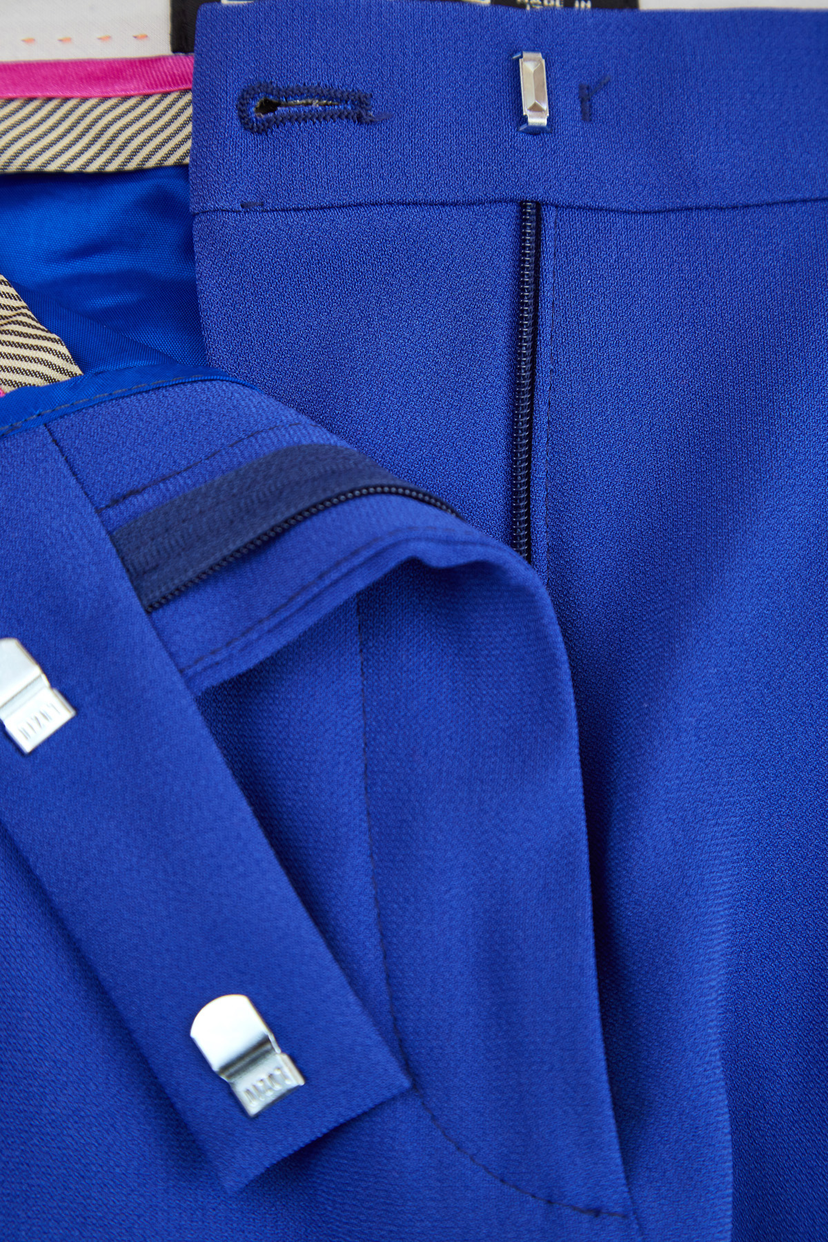 Яркие брюки укороченного кроя с карманами ETRO, цвет синий, размер 46;44 - фото 5