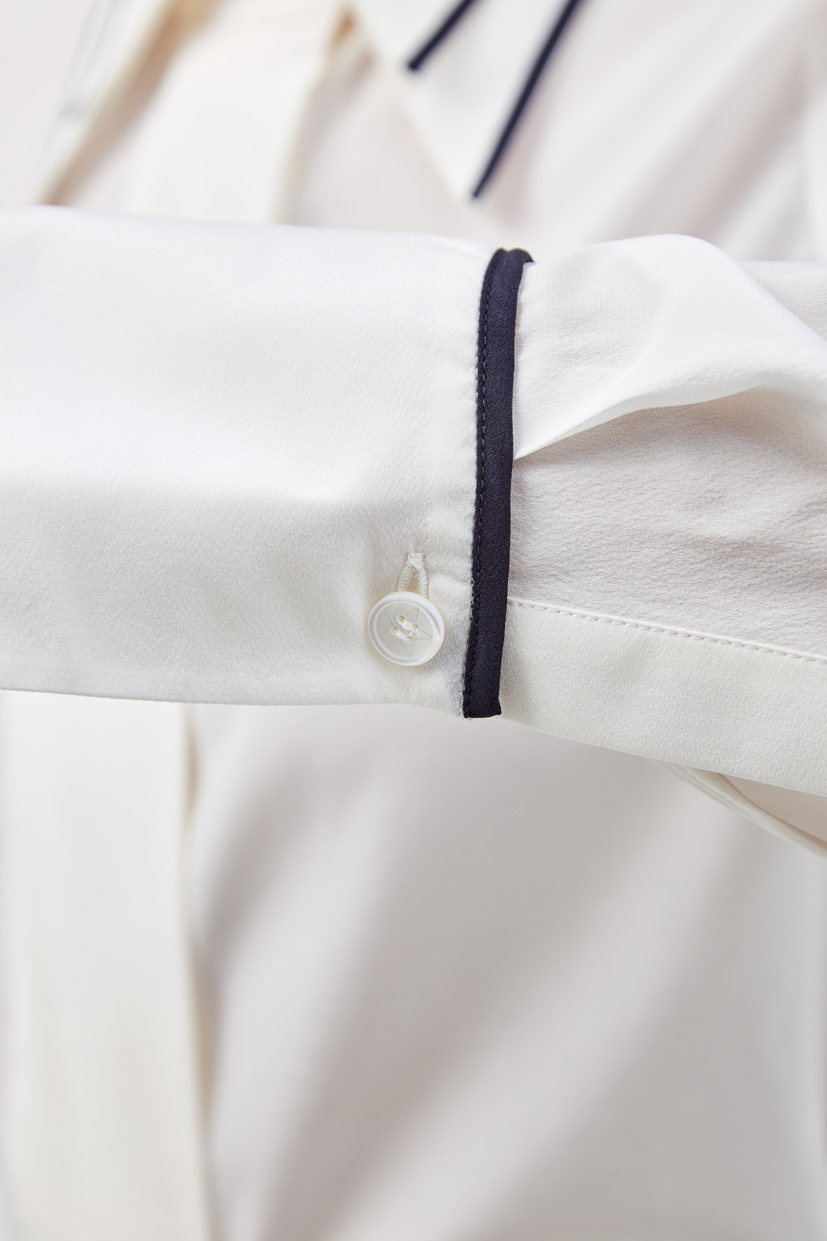 Шелковая блуза со съемным воротником LORENA ANTONIAZZI, цвет белый, размер 44;40 - фото 6