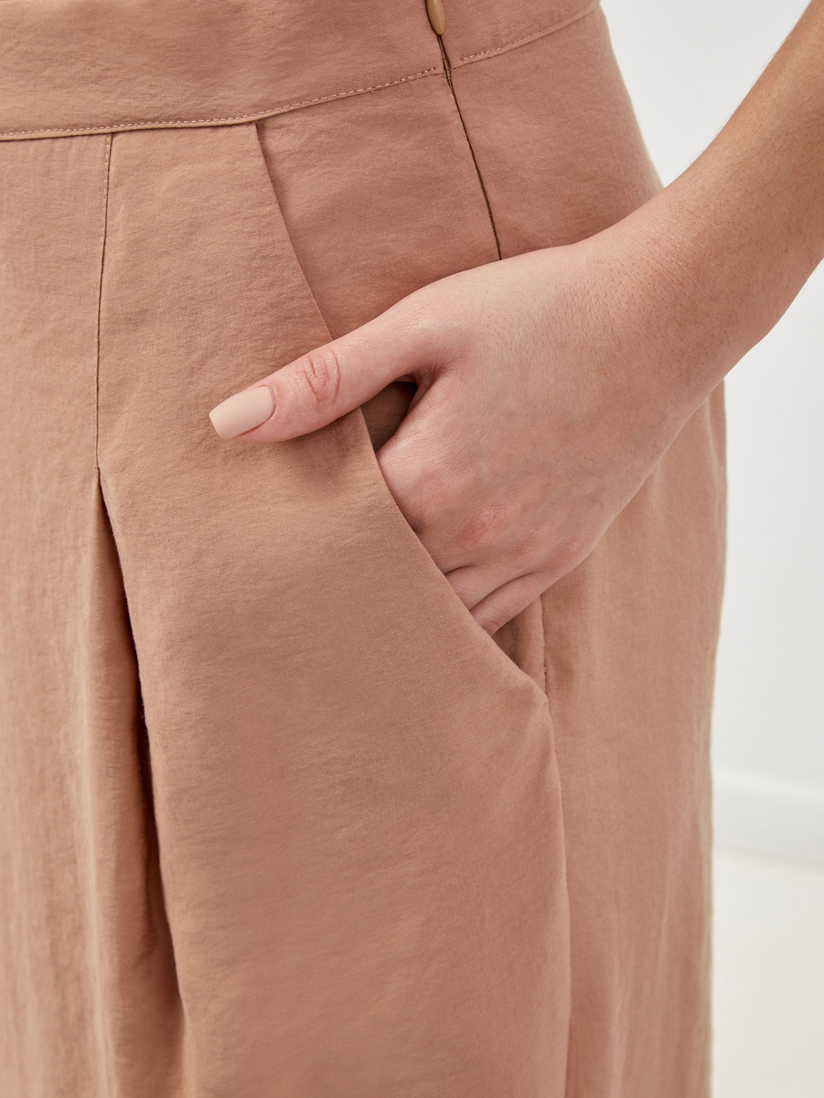 Однотонные брюки-палаццо из тонкого модала с защипами GENTRYPORTOFINO, цвет бежевый, размер 46;44 - фото 3