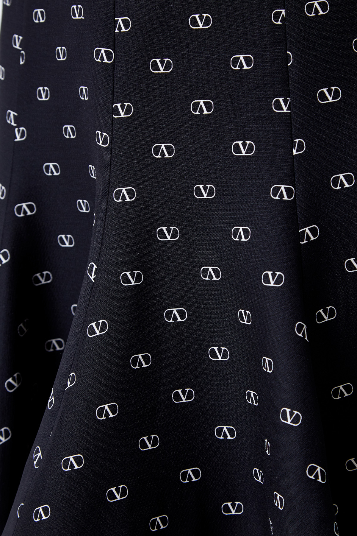 Юбка из ткани Crêpe Couture с принтом VLOGO VALENTINO, цвет черный, размер 40;42 - фото 5