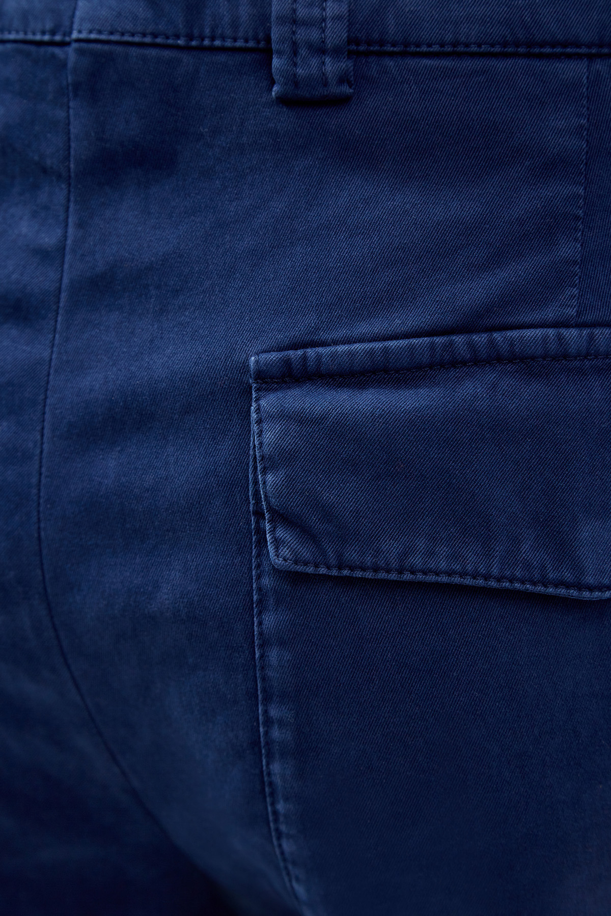 Брюки из хлопка American Pima с объемными карманами BRUNELLO CUCINELLI, цвет синий, размер 50 - фото 4