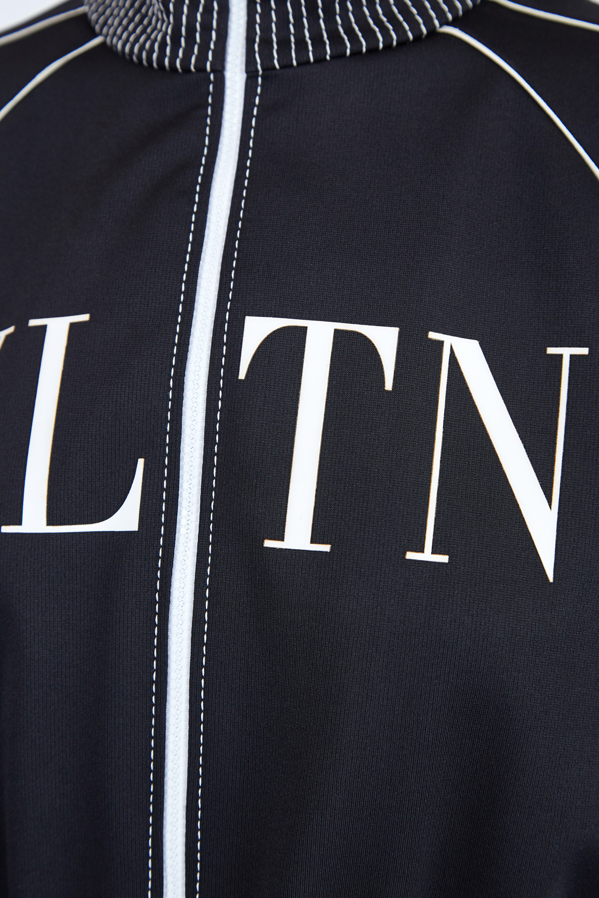 Платье в стиле спортшик с логотипом VLTN и контрастной отделкой VALENTINO, цвет черно-белый, размер 38;40 - фото 5