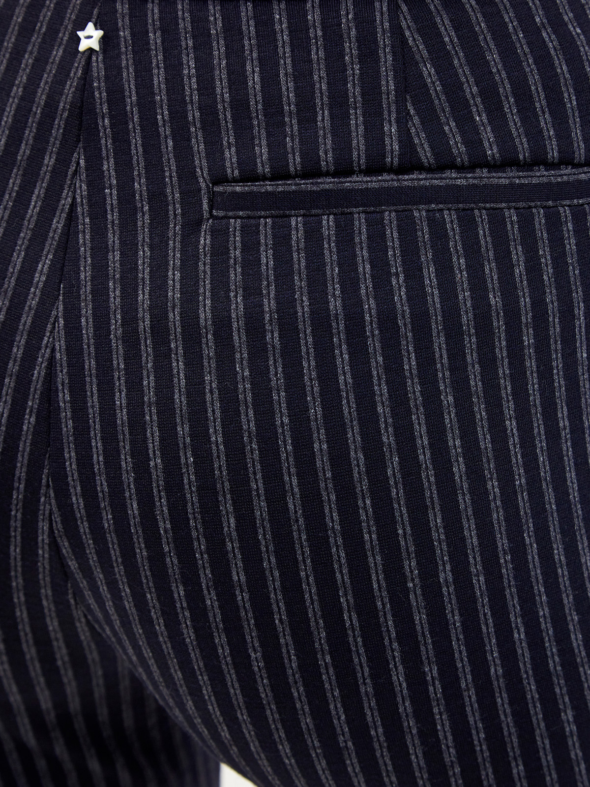 Укороченные брюки с принтом в мелованную полоску LORENA ANTONIAZZI, цвет серый, размер 38;40;42;46 - фото 6