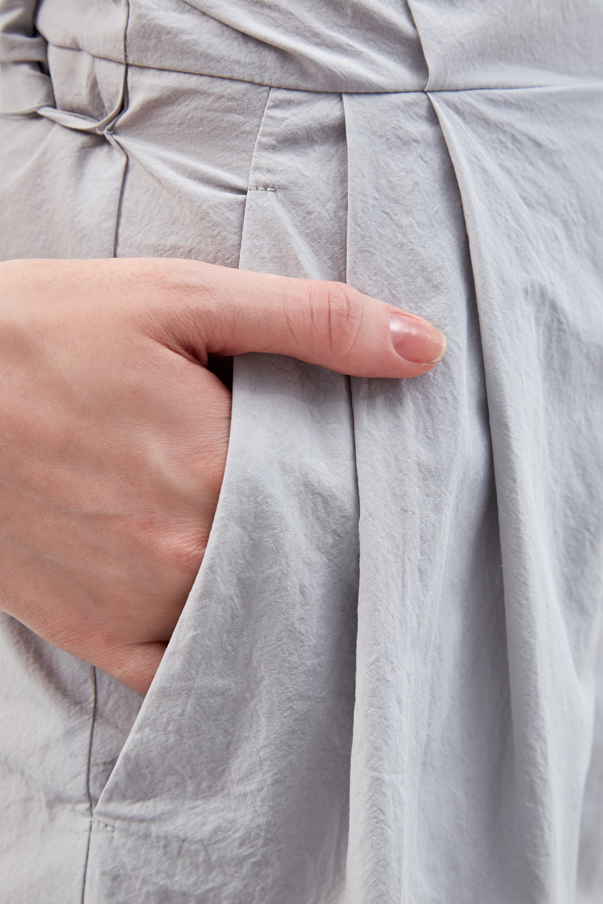 Комбинезон из легкого хлопка с мраморным принтом и поясом