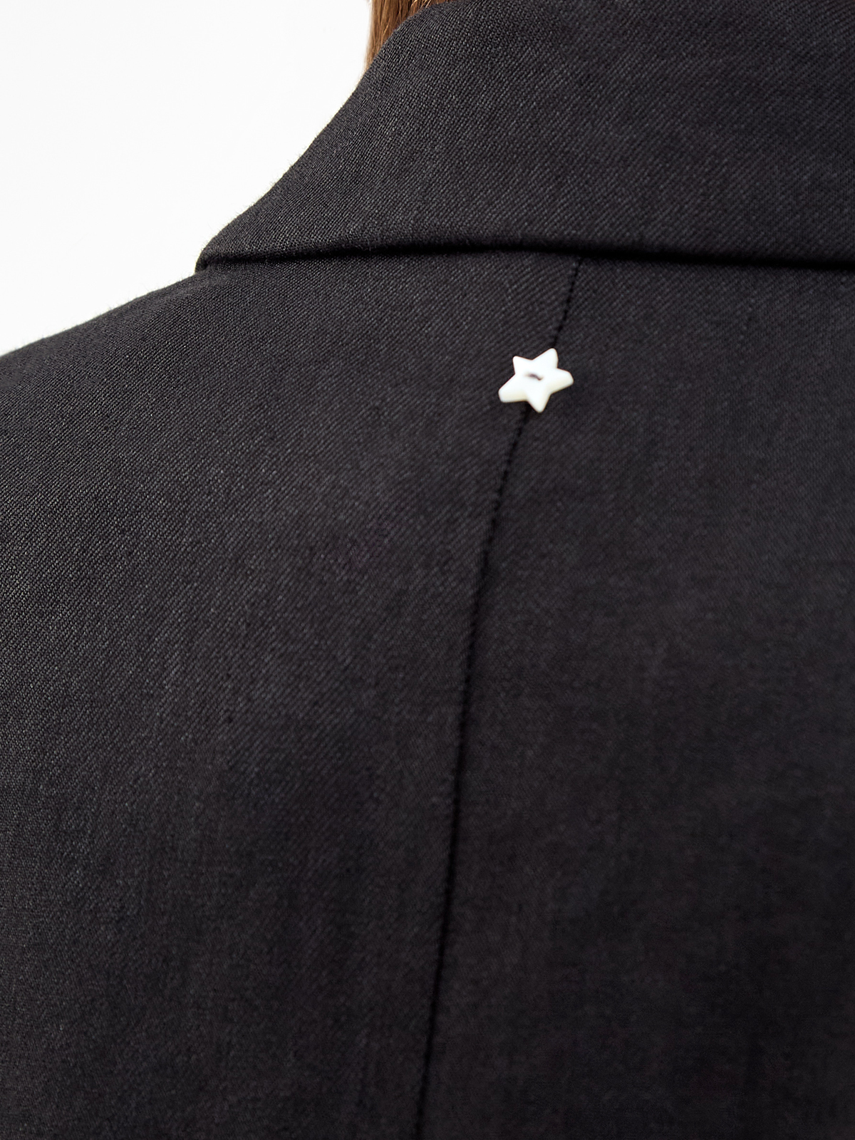 Однобортный блейзер из льняной ткани с накладными карманами LORENA ANTONIAZZI, цвет черный, размер 44;46;48;42 - фото 5