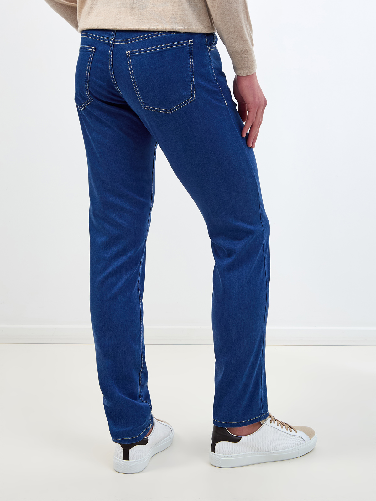 Окрашенные вручную джинсы из лиоцелла с контрастной прострочкой CANALI, цвет синий, размер 50;52;54;56;48 - фото 4