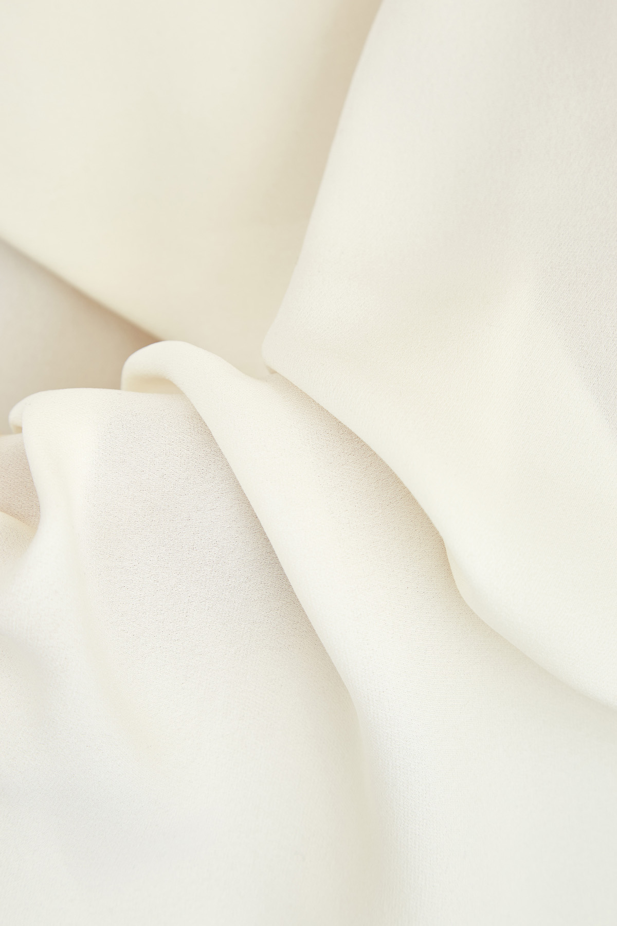 Шелковая блуза из жоржета с объемными рукавами и кейпом VALENTINO, цвет бежевый, размер 40 - фото 5