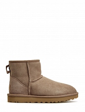 UGG AUSTRALIA