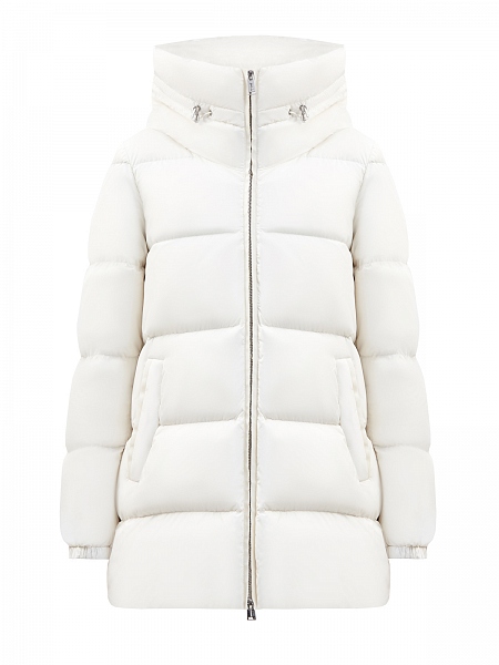 Расклешенный пуховик из сверхлегкой технологичной ткани 